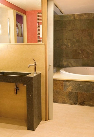 Imagen de la habitación del Hotel Els Caçadors. Foto 17