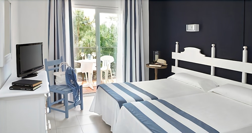 Imagen de la habitación del Hotel Els Pins. Foto 3