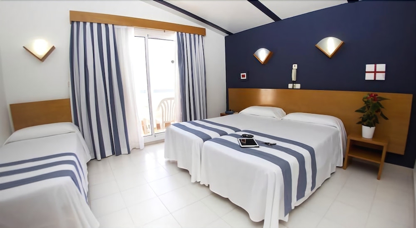 Imagen de la habitación del Hotel Els Pins. Foto 6