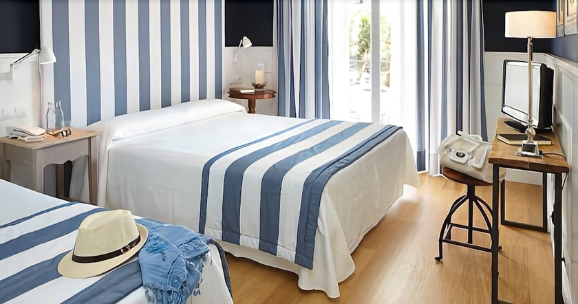 Imagen de la habitación del Hotel Els Pins. Foto 12