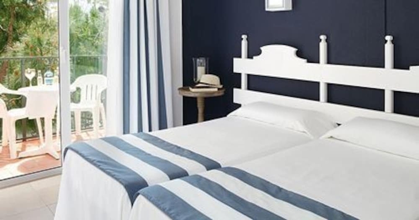 Imagen de la habitación del Hotel Els Pins. Foto 13