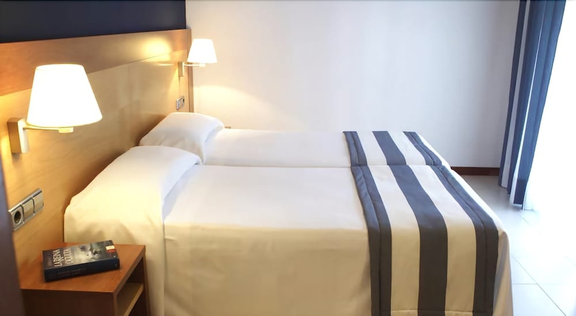 Imagen de la habitación del Hotel Els Pins. Foto 17