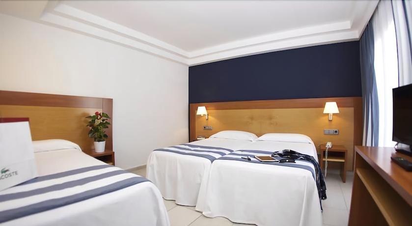 Imagen de la habitación del Hotel Els Pins. Foto 19