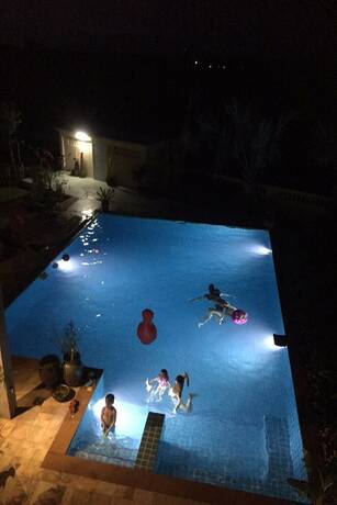 Imagen de la piscina del Hotel Elsie Evans Art Retreat. Foto 16