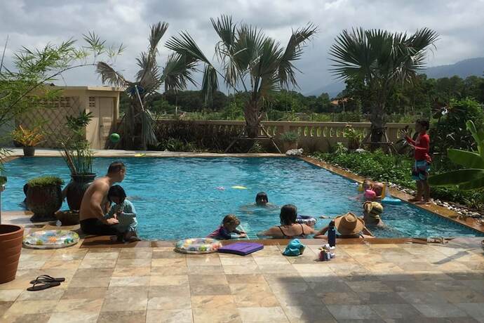 Imagen de la piscina del Hotel Elsie Evans Art Retreat. Foto 19