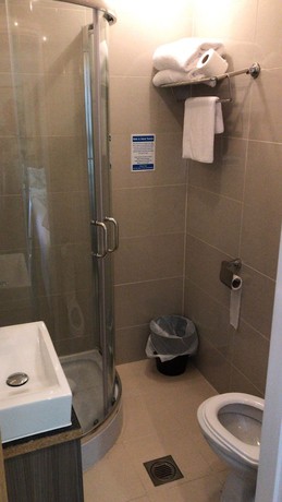 Imagen de la habitación del Hotel Elsinore. Foto 14