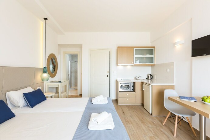 Imagen de la habitación del Hotel Eltina. Foto 13