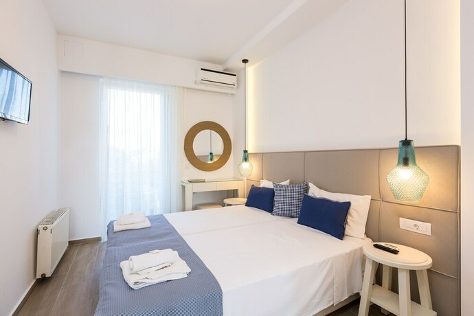 Imagen de la habitación del Hotel Eltina. Foto 15