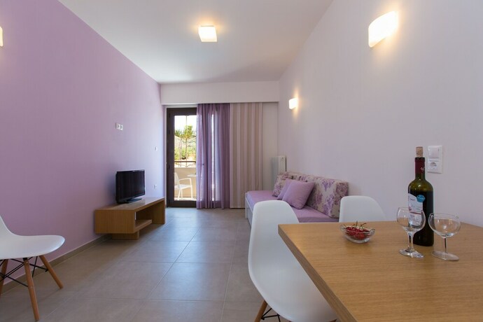 Imagen de la habitación del Hotel Eltina. Foto 30