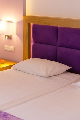 Imagen de la habitación del Hotel Eltina. Foto 33