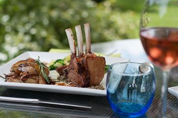 Imagen de los exteriores del Hotel Elvey Farm. Foto 12