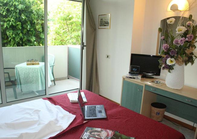 Imagen de la habitación del Hotel Elvezia, Pesaro. Foto 6