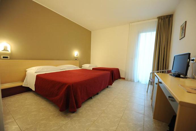 Imagen de la habitación del Hotel Elvezia, Pesaro. Foto 8