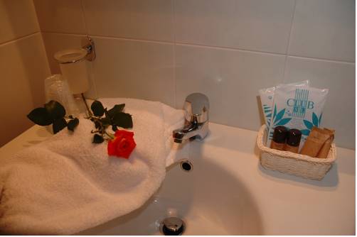 Imagen de la habitación del Hotel Elvia, Lignano Sabbiadoro. Foto 7