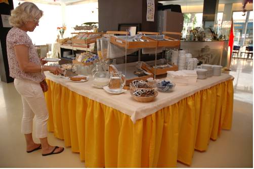 Imagen de la habitación del Hotel Elvia, Lignano Sabbiadoro. Foto 8