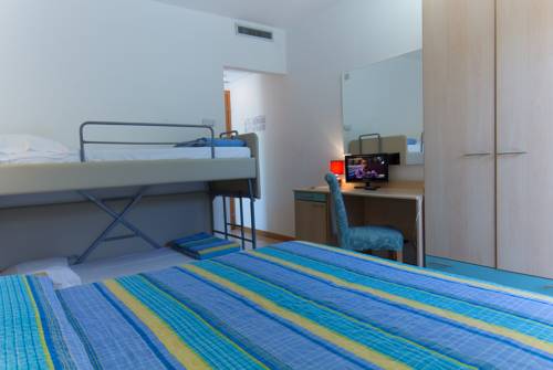 Imagen de la habitación del Hotel Elvia, Lignano Sabbiadoro. Foto 12