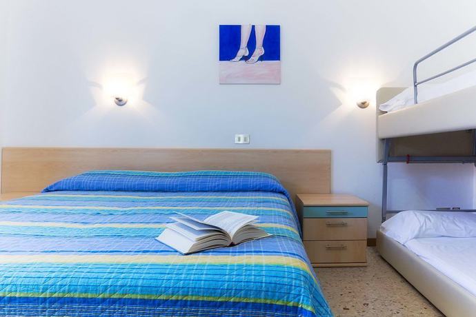 Imagen de la habitación del Hotel Elvia, Lignano Sabbiadoro. Foto 2