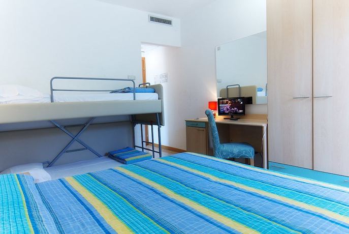 Imagen de la habitación del Hotel Elvia, Lignano Sabbiadoro. Foto 6