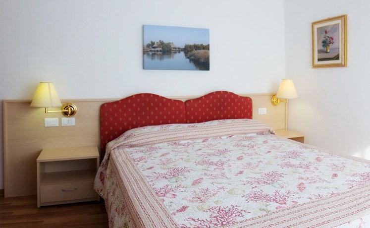 Imagen de la habitación del Hotel Elvia, Lignano Sabbiadoro. Foto 7