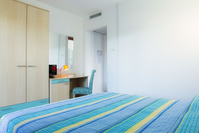 Imagen de la habitación del Hotel Elvia, Lignano Sabbiadoro. Foto 14