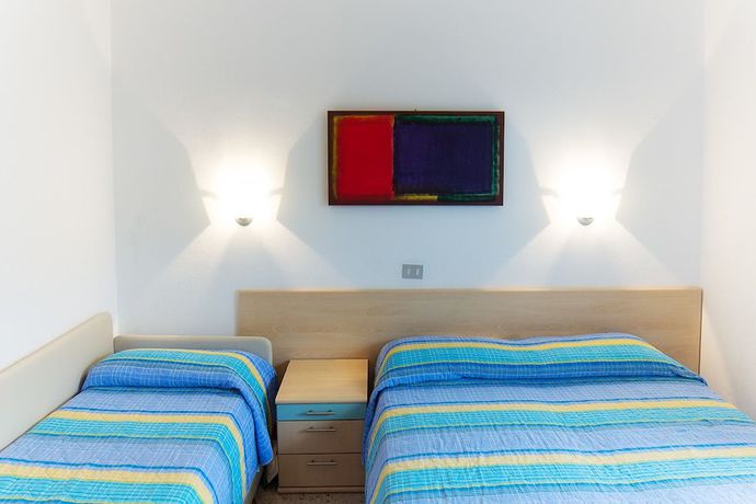 Imagen de la habitación del Hotel Elvia, Lignano Sabbiadoro. Foto 17