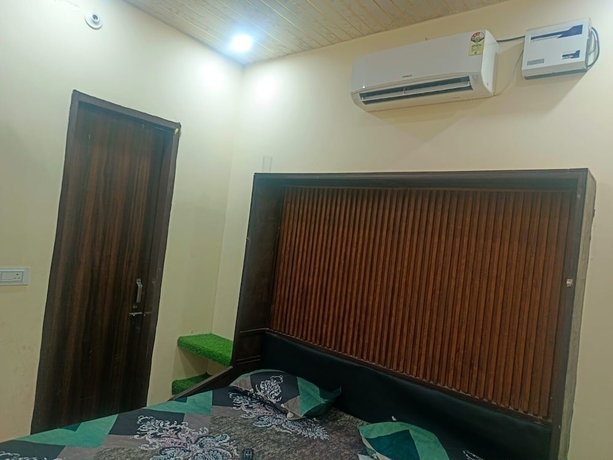 Imagen de la habitación del Hotel Elvin Karnal. Foto 6