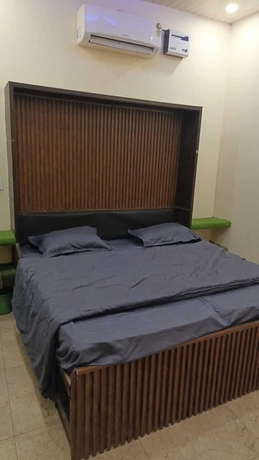 Imagen de la habitación del Hotel Elvin Karnal. Foto 8