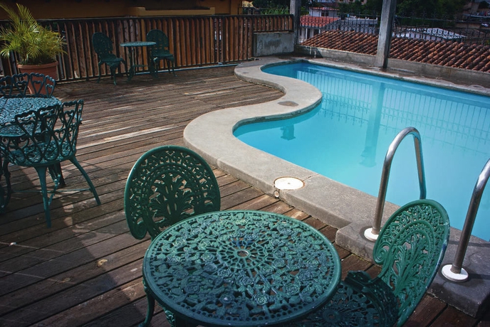 Imagen de la piscina del Hotel Elvir. Foto 12