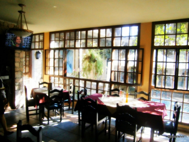 Imagen del bar/restaurante del Hotel Elvir. Foto 3