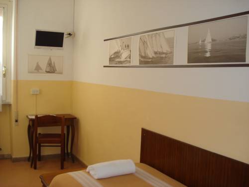 Imagen de la habitación del Hotel Ely, Viareggio. Foto 9
