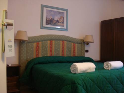 Imagen de la habitación del Hotel Ely, Viareggio. Foto 13