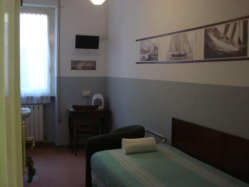 Imagen de la habitación del Hotel Ely, Viareggio. Foto 14