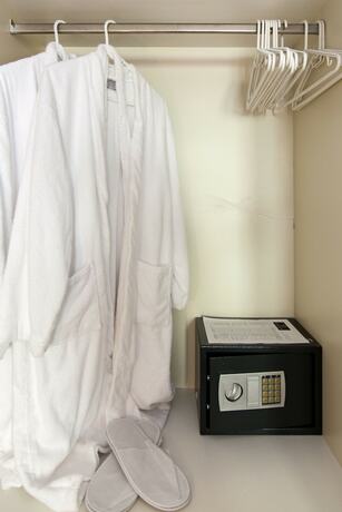 Imagen general del Hotel Elychryson. Foto 10