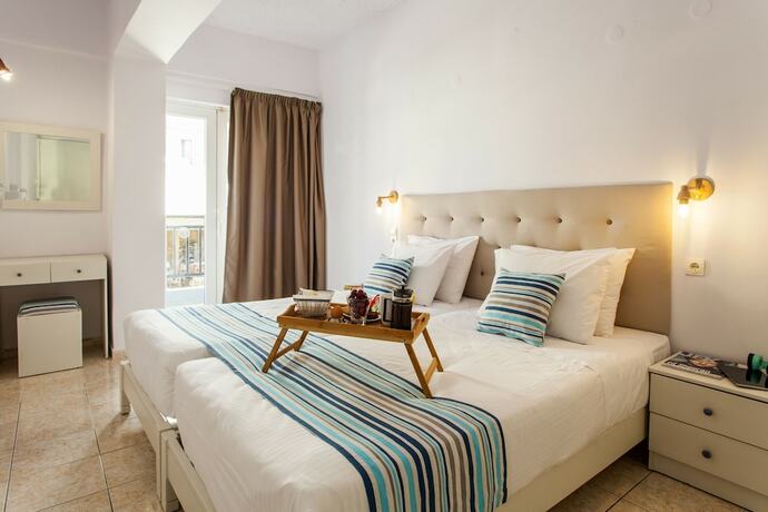 Imagen general del Hotel Elychryson. Foto 1