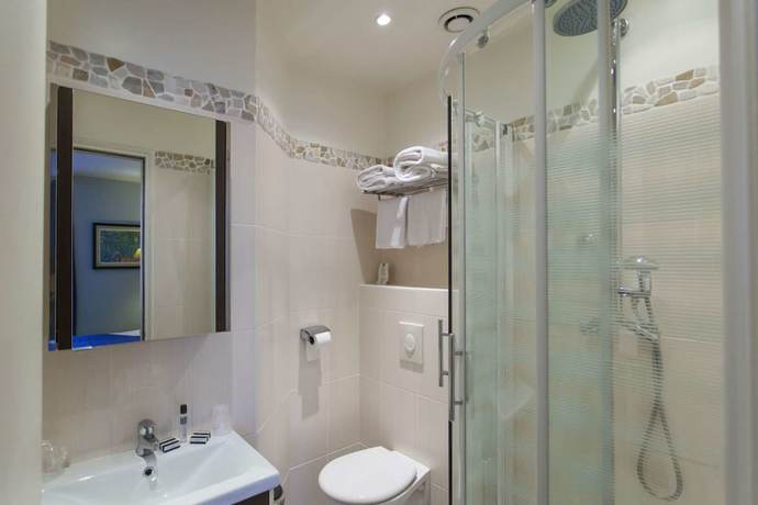 Imagen de la habitación del Hotel Elys&eacute;e, CHATEAUROUX. Foto 11