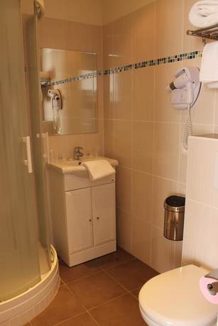 Imagen de la habitación del Hotel Elys&eacute;e, CHATEAUROUX. Foto 13