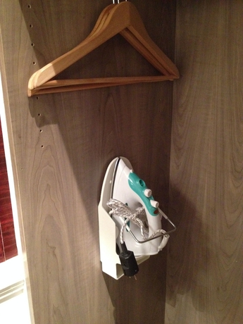 Imagen de la habitación del Hotel Elysées Flaubert. Foto 3