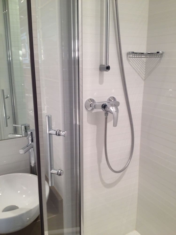 Imagen de la habitación del Hotel Elysées Flaubert. Foto 9