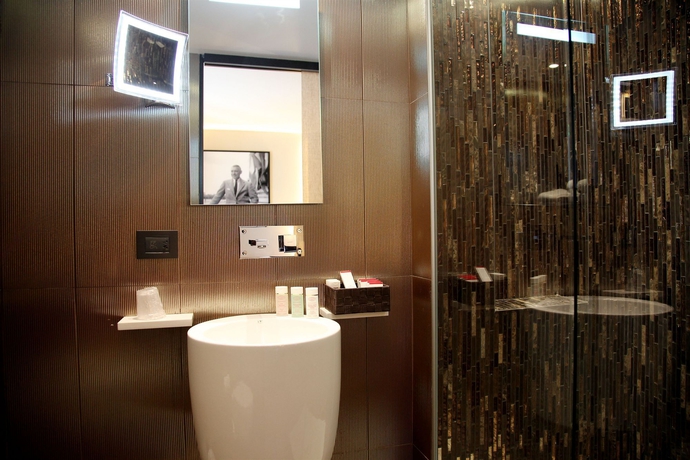 Imagen de la habitación del Hotel Elysées Paris. Foto 10