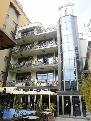 Imagen general del Hotel Elysee, Tirana. Foto 5
