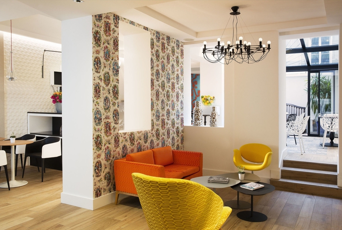 Imagen de los interiores del Hotel Elysees 8. Foto 16