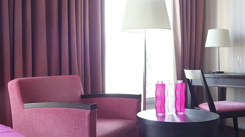 Imagen de la habitación del Hotel Elysees Regencia. Foto 12