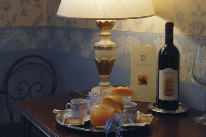 Imagen de la habitación del Hotel Elys&egrave;. Foto 4