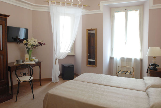 Imagen de la habitación del Hotel Elys&egrave;. Foto 8