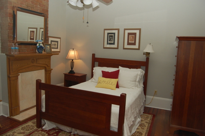 Imagen de la habitación del Hotel Elysian Fields Inn. Foto 7