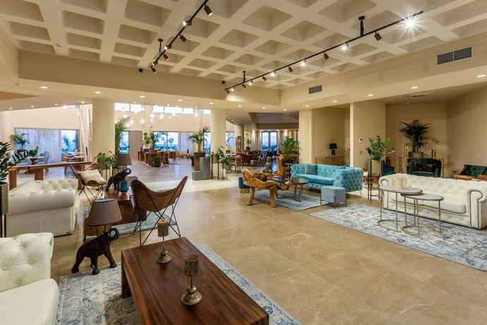 Imagen de los interiores del Hotel Elysian Luxury Hotel and Spa. Foto 18