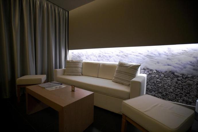 Imagen de los interiores del Hotel Elysion. Foto 9