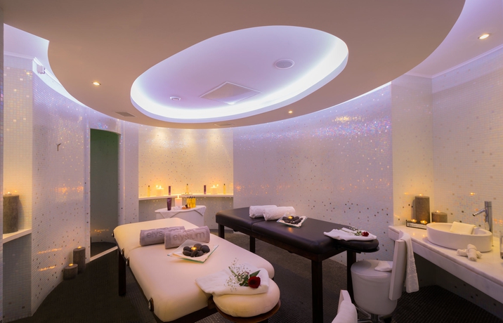 Imagen de los interiores del Hotel Elysium Resort and Spa. Foto 15