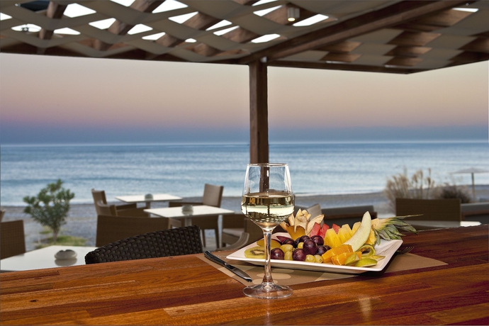 Imagen del bar/restaurante del Hotel Elysium Resort and Spa. Foto 8