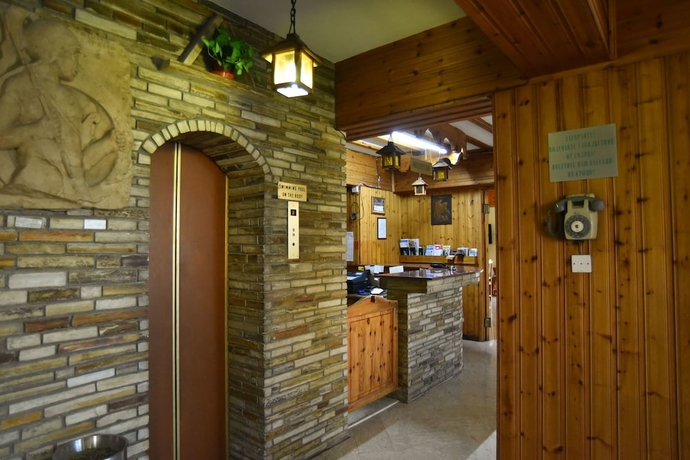 Imagen de los interiores del Hotel Elysso. Foto 18